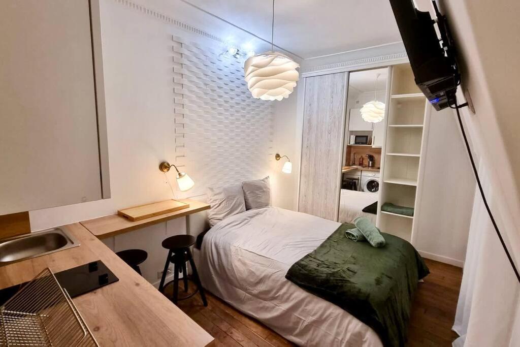 Champs-Elysees - Suite For 2 People París Exterior foto